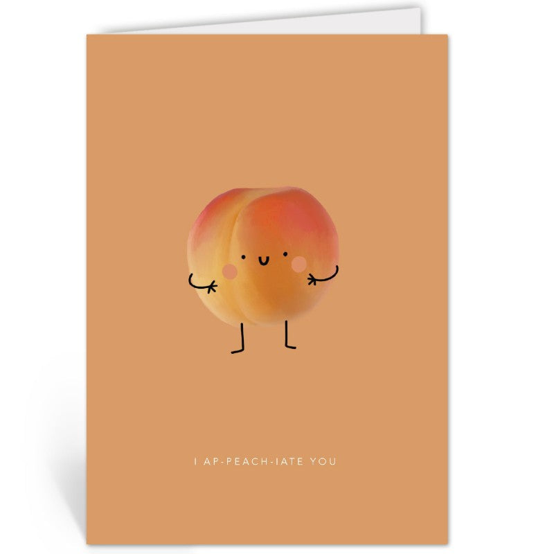 Wenskaart met een perzik-figuurtje met blos op de wangen, tekst I ap-peach-iate you, op oranje achtergrond