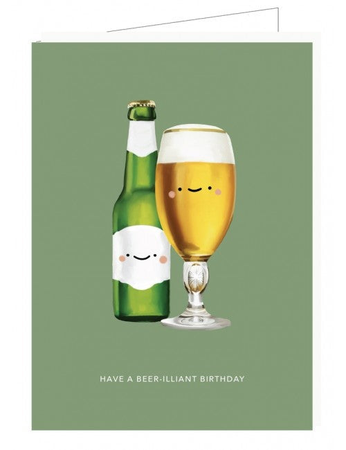 Wenskaart met een lachende bierfles en een glas bier, tekst Have a beer-illiant birthday, op groene achtergrond