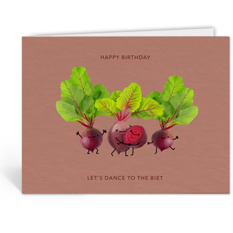 Opengeslagen verjaardagskaart met drie dansende bietfiguurtjes en groene blaadjes, tekst 'Happy birthday' bovenaan.