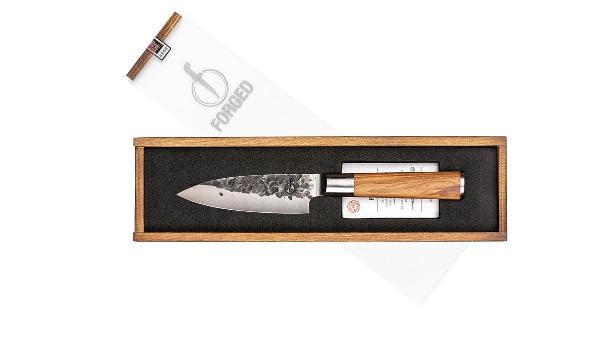 Forged Olive Petty Knife - 11 cm op witte achtergrond
