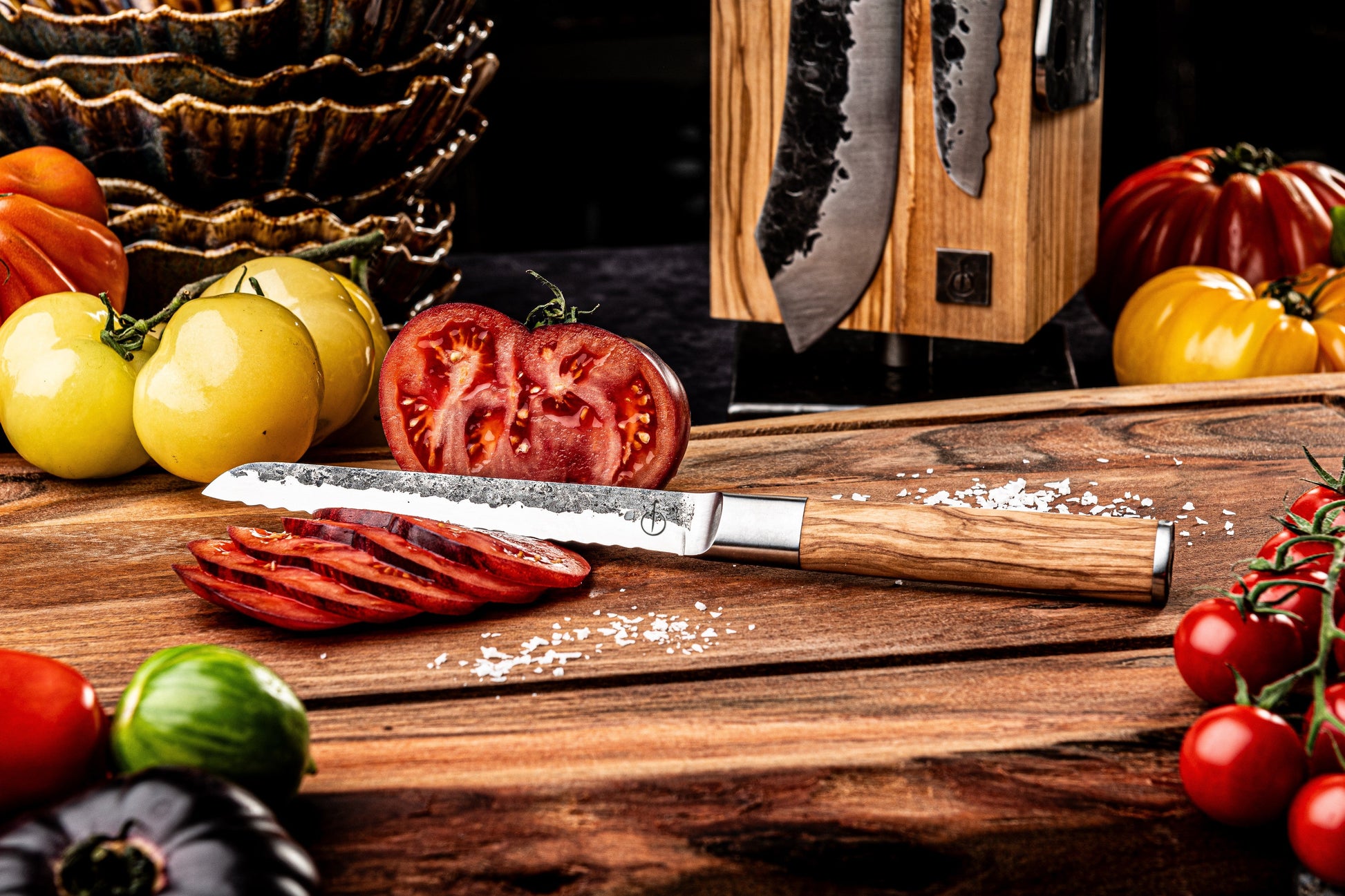 Forged Olive Universeel Mes Gekarteld - 14 cm