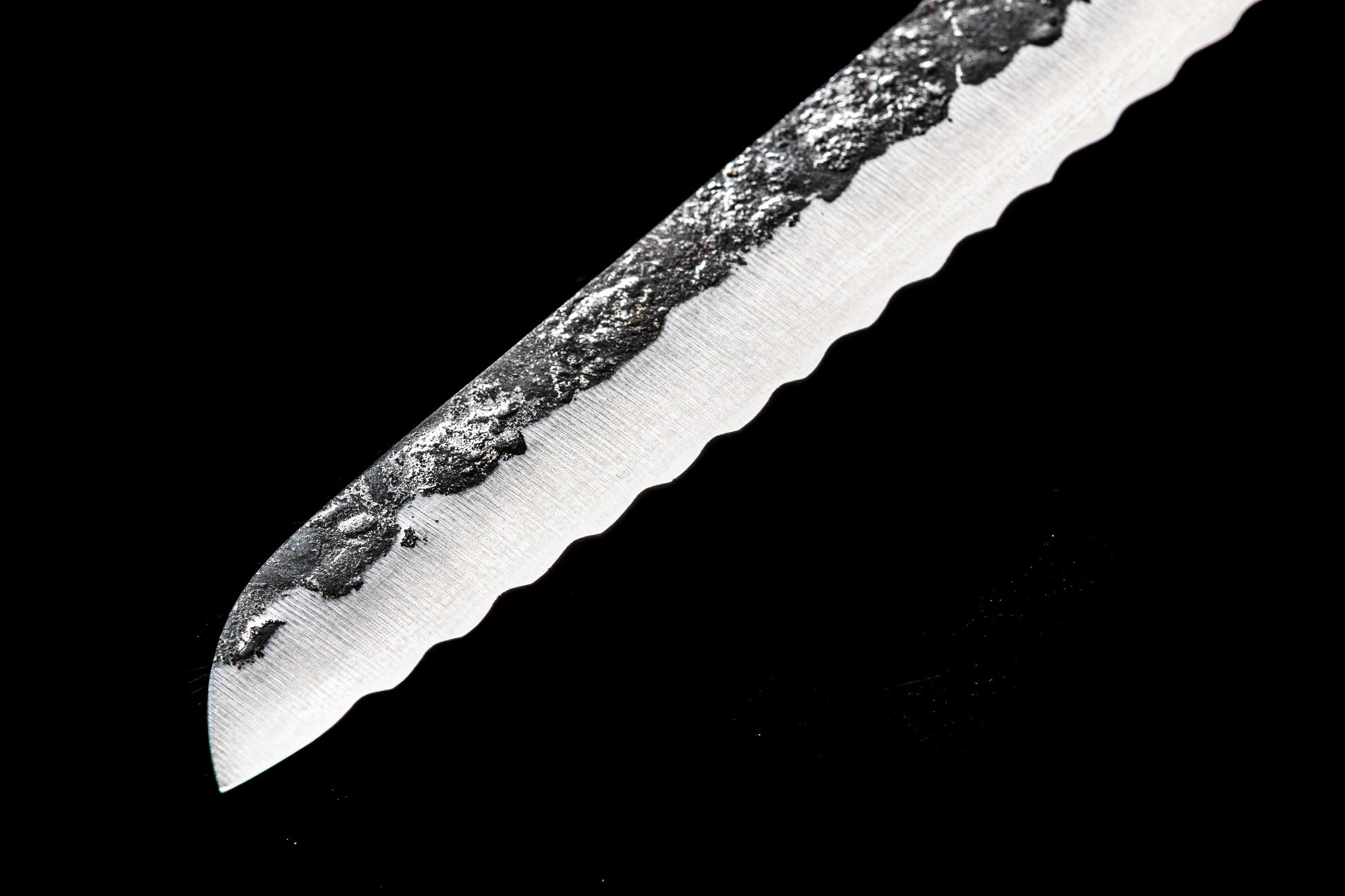 Forged Olive Universeel Mes Gekarteld - 14 cm