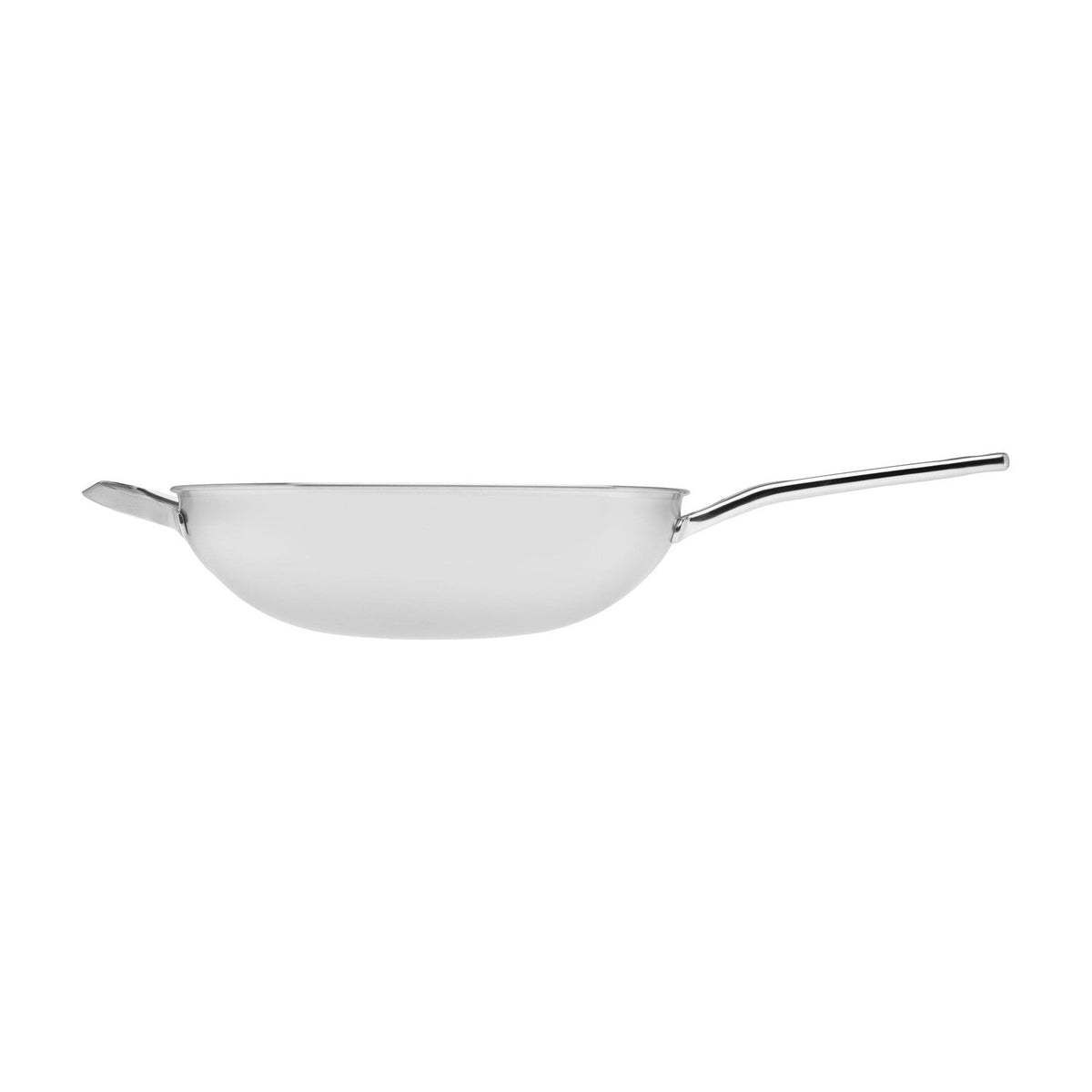 Zijaanzicht van de wokpan met lang handvat en een extra handvat aan de zijkant