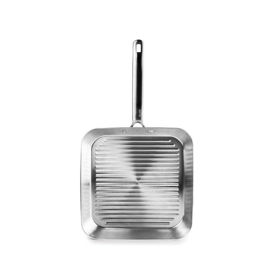 Ibili Element Grillpan 5-Ply, bovenaanzicht van de vierkante geribbelde grillbodem met roestvrijstalen steel