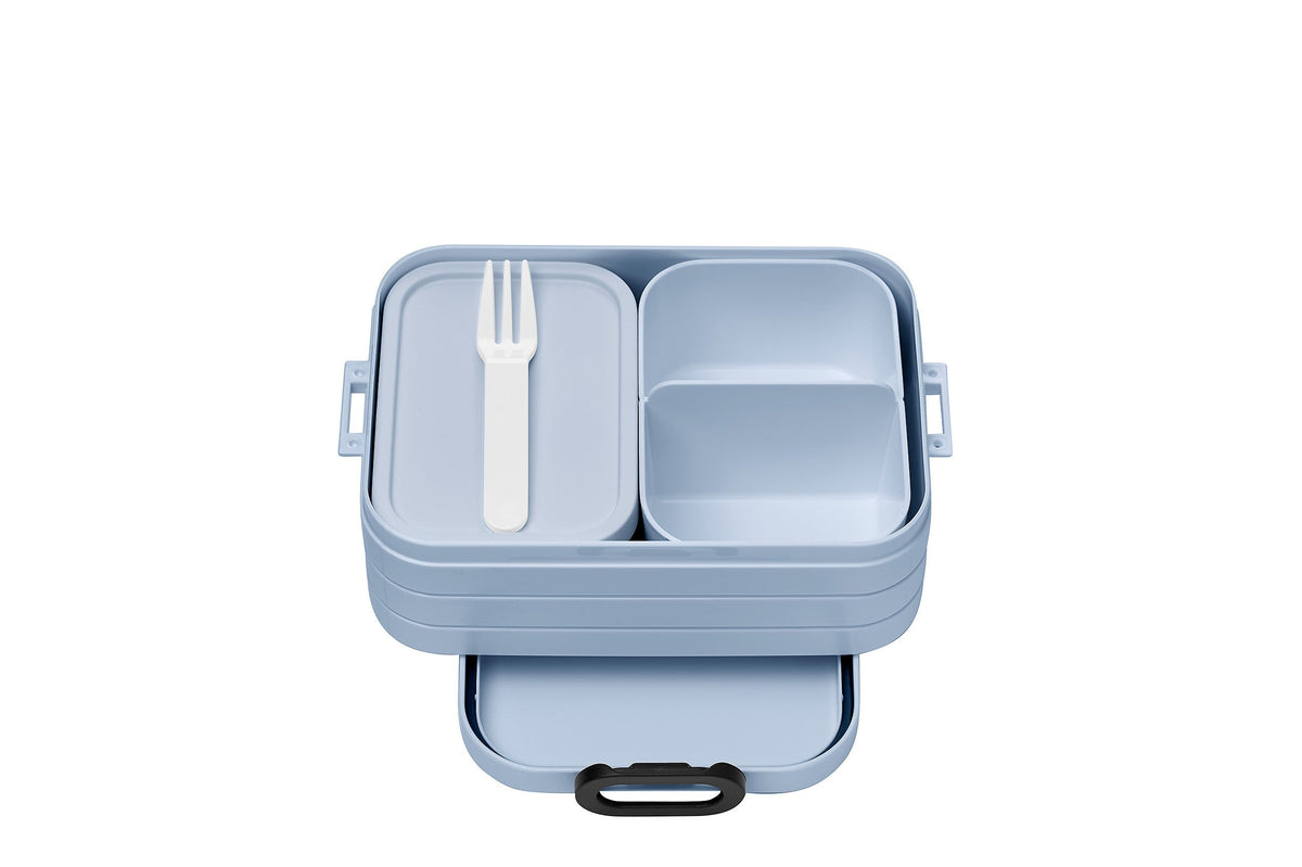 Mepal Bento Broodtrommel Take a Break Midi - Lichtblauw op witte achtergrond