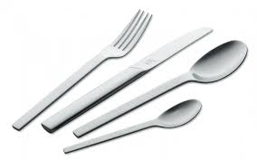 Zwilling Minimale Bestekset 12-persoons 68-delig op witte achtergrond